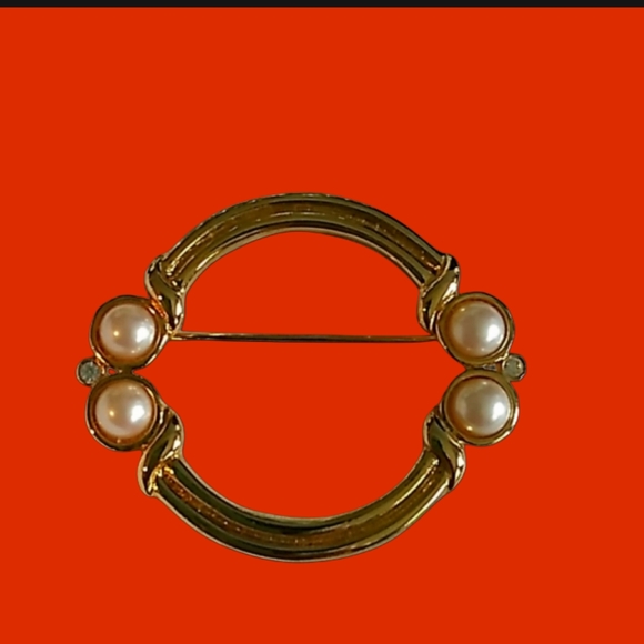 VINTAGE Pearl Gates Gold Tone Brooch by Monet - Picture 2 of 16